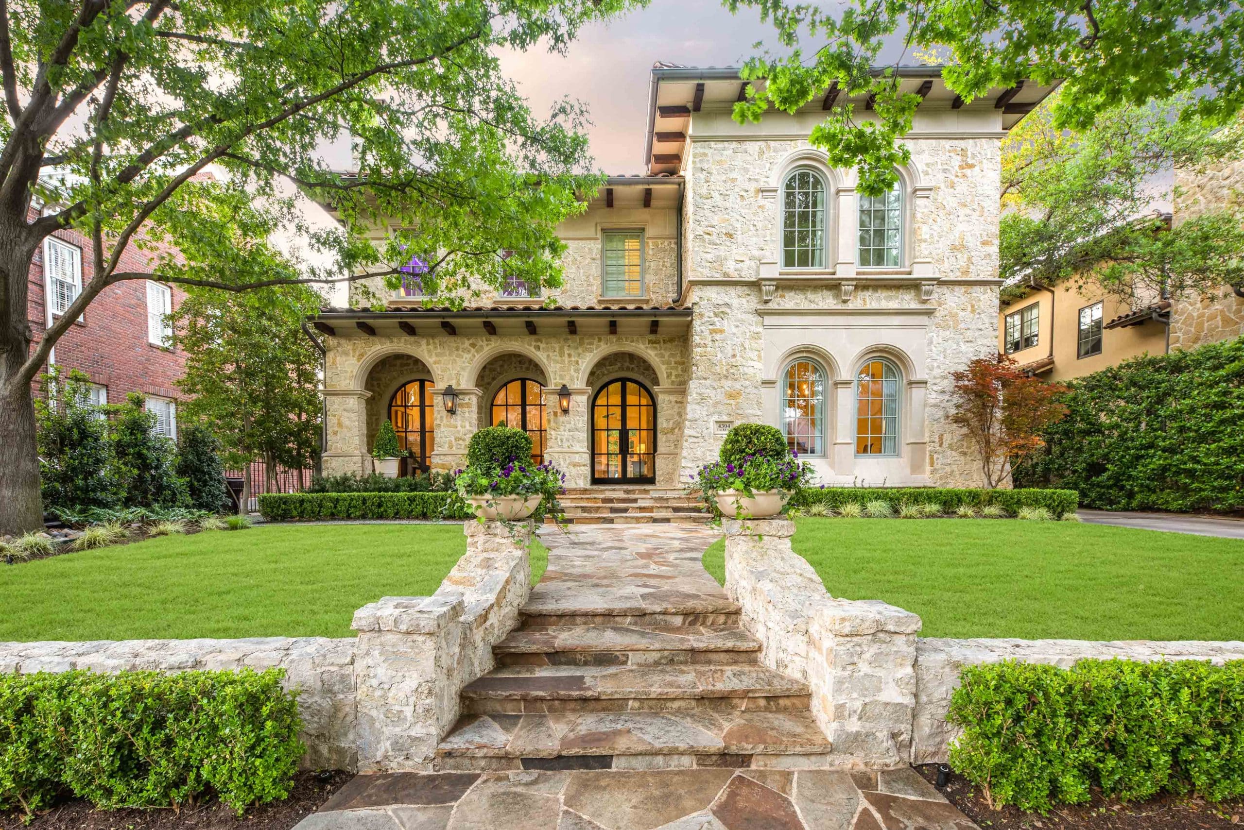 How Roswell Homeowners Are Designing Outdoor Staircases That Match Their Home’s Architecture — What That Requires
