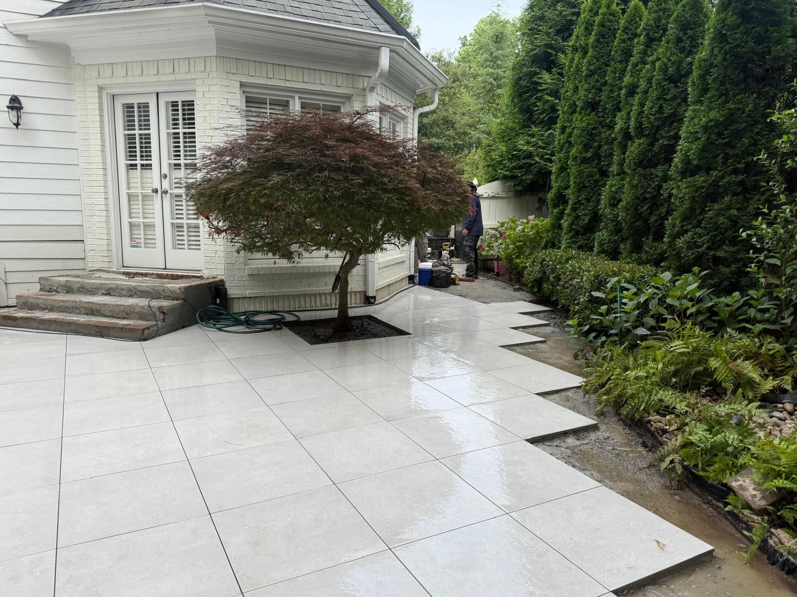What a Large-Format Paver Courtyard Actually Looks Like Around a North Georgia Home